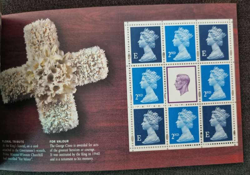 GB 2002 `A GRACIOUS ACCESSION` GOLDEN JUBILEE OF QEII MINT/COMPLETE BOOKLET. SGDX28. CV GBP 45.