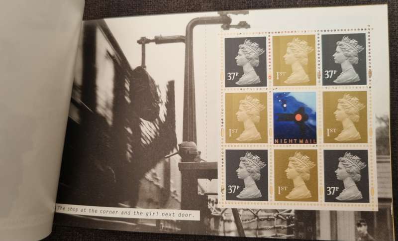 GB 2004 `Letters by Night a tribute to the Travelling Post Office` mint booklet. SG DX32. CV GBP 20.