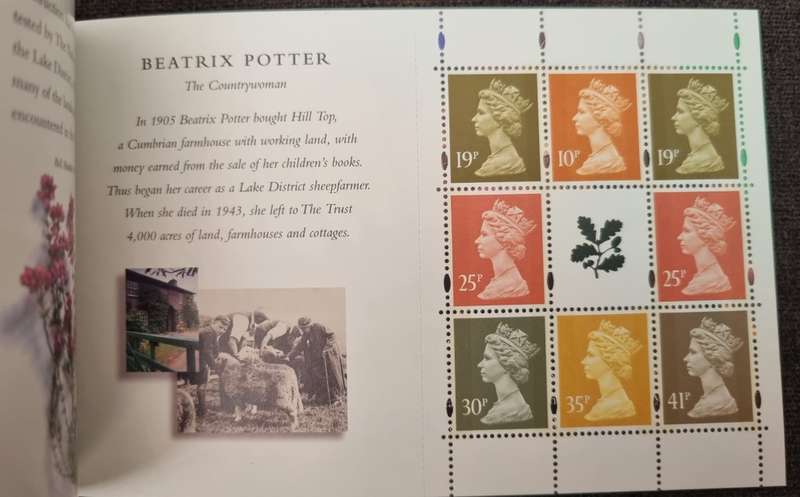 GB 1995 `The National Trust` mint and complete booklet. SG DX17  lovely item.