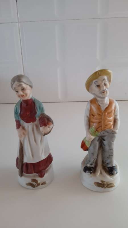 >>> Very Unique Collectable Figurines of an Old Man and Old Woman <<<