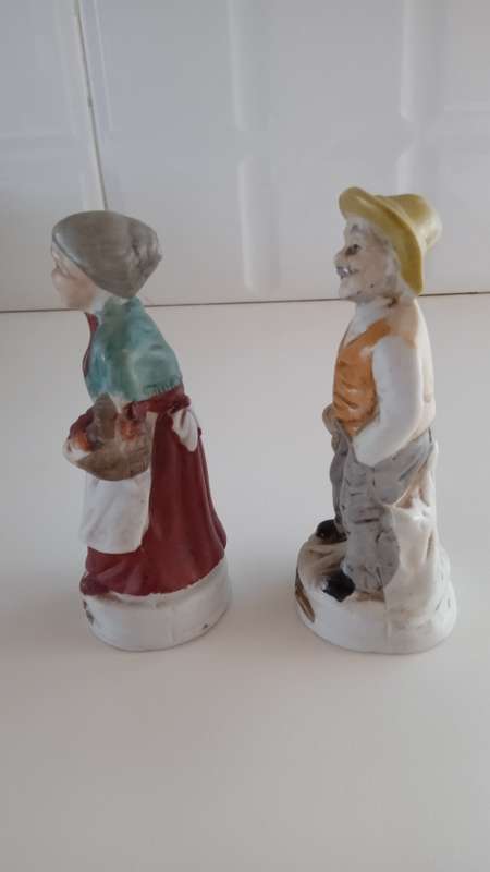 >>> Very Unique Collectable Figurines of an Old Man and Old Woman <<<