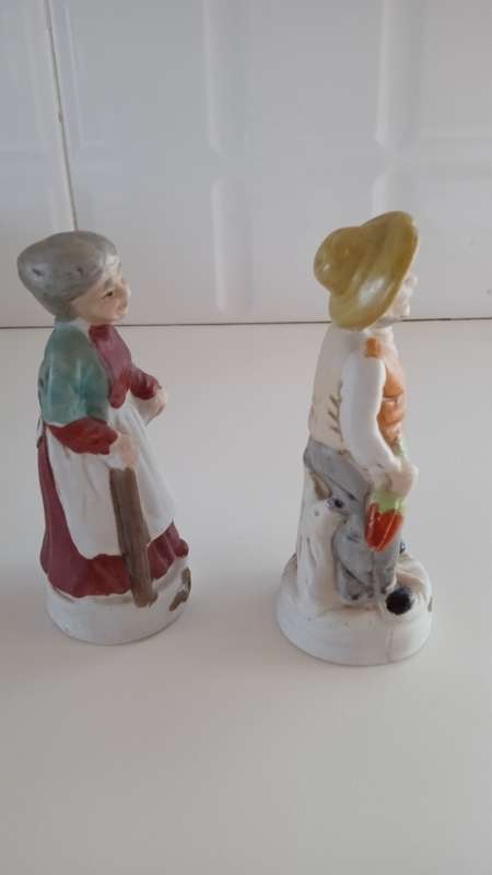 >>> Very Unique Collectable Figurines of an Old Man and Old Woman <<<