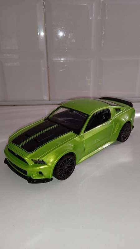 *** Must Have Ford Mustang GT 1/24 Scale For Your Collection ***