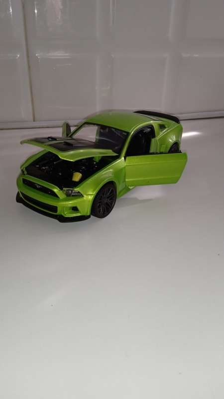 *** Must Have Ford Mustang GT 1/24 Scale For Your Collection ***