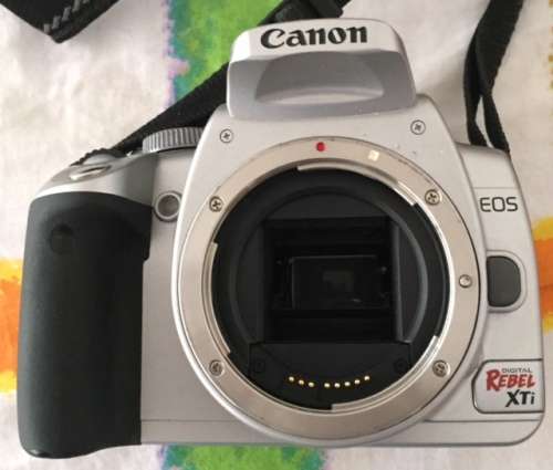 Canon EOS Rebel XTI (400D) DIGITAL SLR  CAMERA