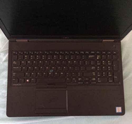 Dell latitude E5570 - Core i5 vPro - 8G Ram - 256 GB SSD - 6th Generation - FHD