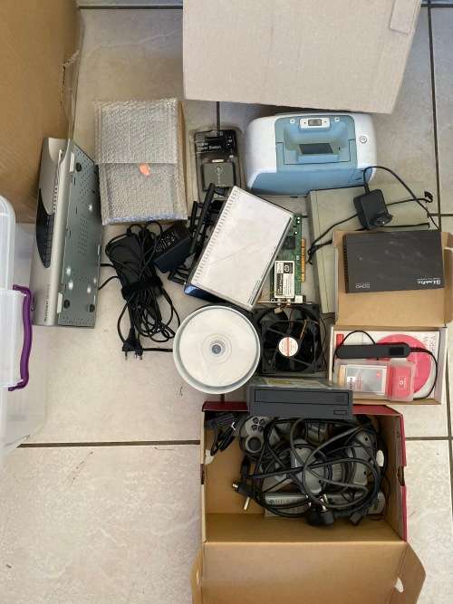 Bulk lot of computer items