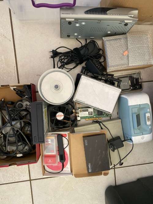 Bulk lot of computer items