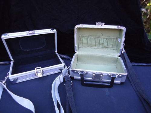 2 VINTAGE BAGS IN THE FORM OF ATTACHE CASES