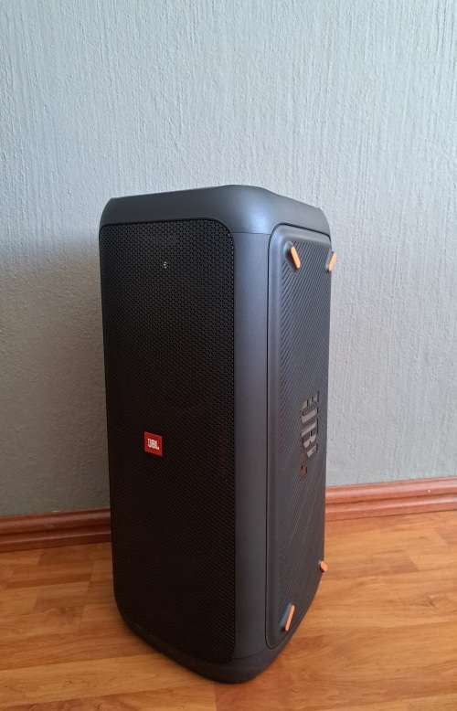 JBL PartyBox 200 Bluetooth speaker