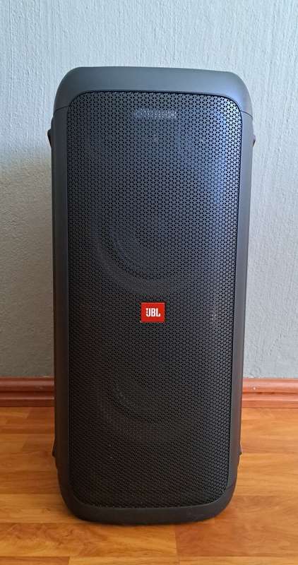 JBL PartyBox 200 Bluetooth speaker
