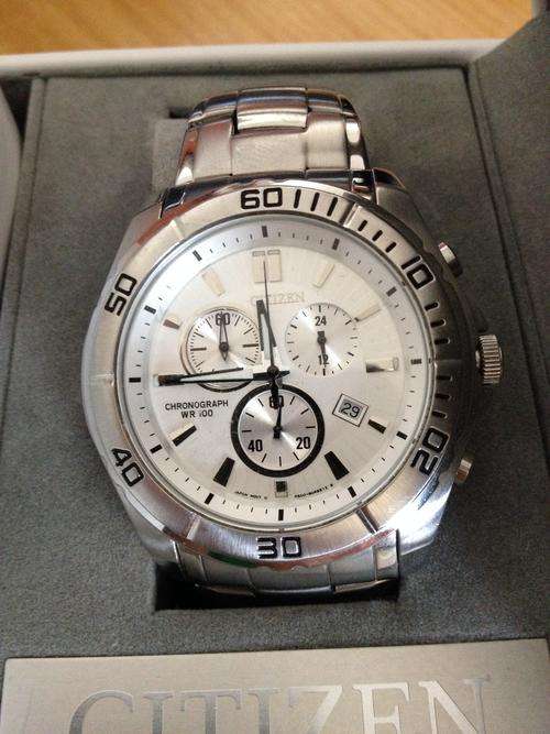 CITIZEN Watch for sale, complete in original box. No Reserve!