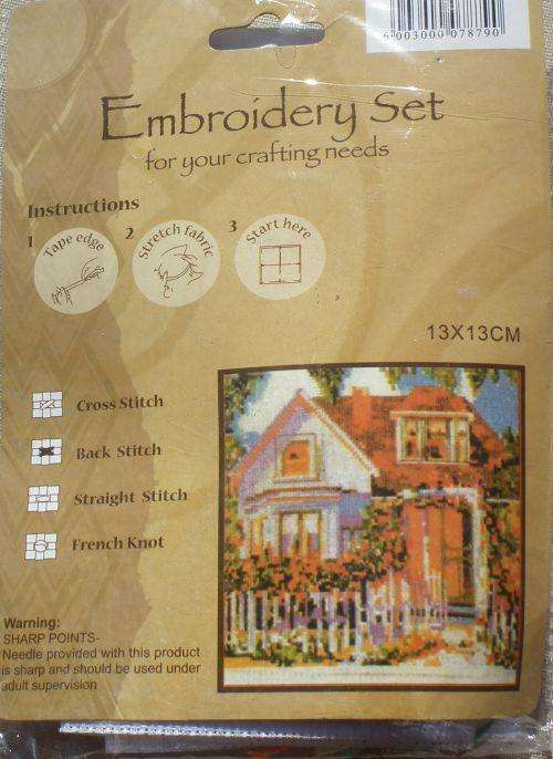 Country House Counted cross-stitch embroidry kit (13cm x 13cm)
