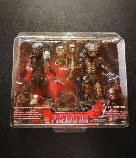 Neca Predator 2 pack toy (Berserker and city Hunter)