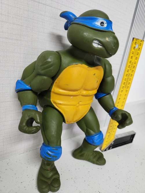1989 Teenage Mutant Ninja Turtles Giant Leonardo Large Leo Action Figure