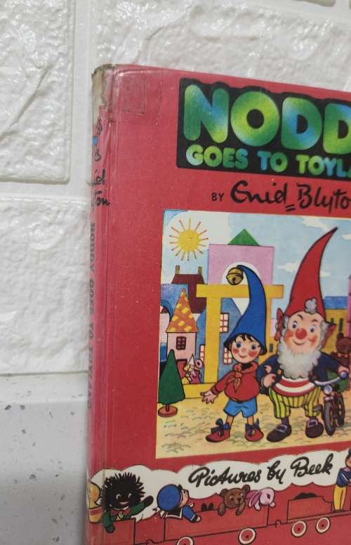 Noddy Goes To Toyland by Enid Blyton
