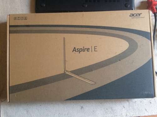ACER ASPIRE E1 (NEEDS A NEW SCREEN AND KEYBOARD)