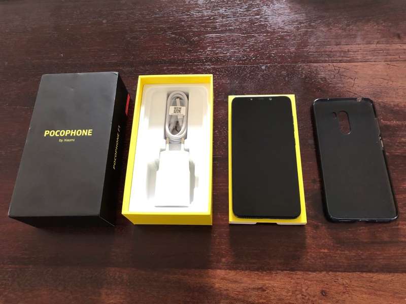 Xiaomi Pocophone F1 (Black) Snapdragon 845, 6GB RAM, 64GB ROM, Face Unlock, Fingerprint Sensor