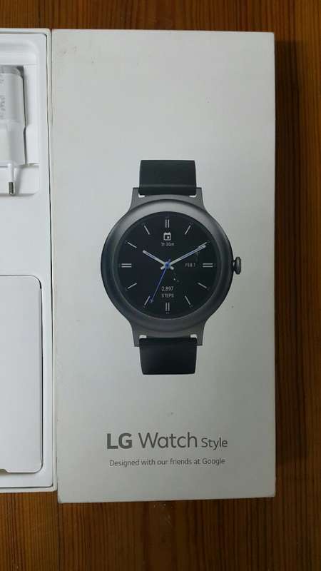 LG Style smart watch