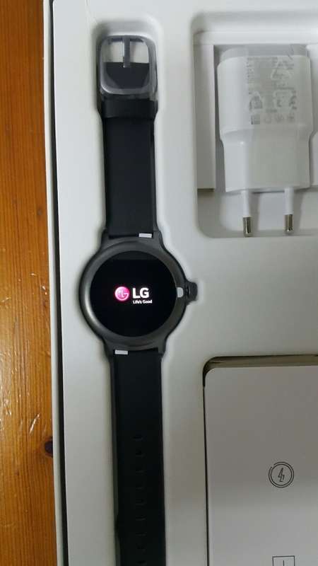 LG Style smart watch