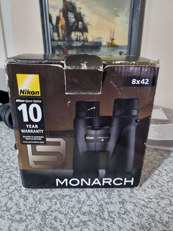 Nikon Monarch 5 8x42 Binoculars