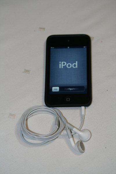 AN AWESOME 64Gig 4th Generation Apple Ipod Touch