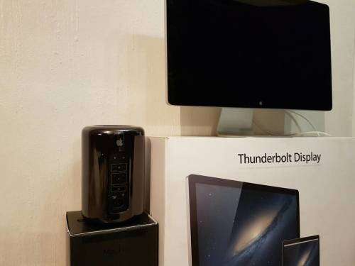Mac Pro + 27" Apple Thunderbolt Display