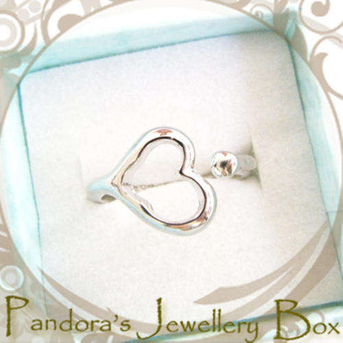 CUTE Silvertone Open Heart Ring - Size 6.5