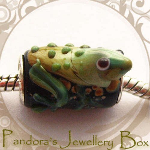 Cute Handmade Murano FROG Bead Charm for EURO Bracelet