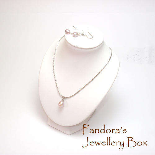 freshwater pearls 