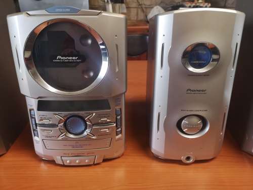 Classic Pioneer sound system