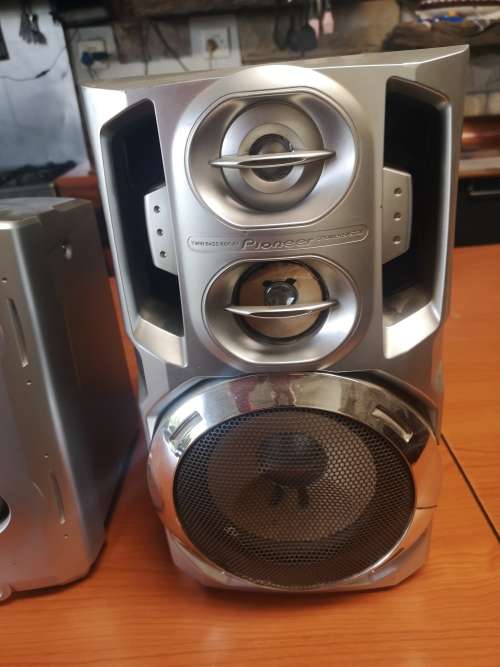 Classic Pioneer sound system