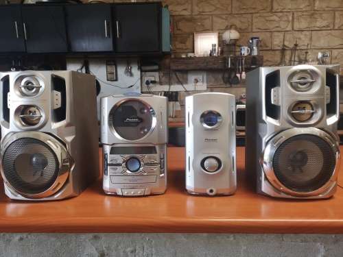 Classic Pioneer sound system