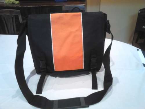 NEW LIGHTWEIGHT LAPTOP BAG