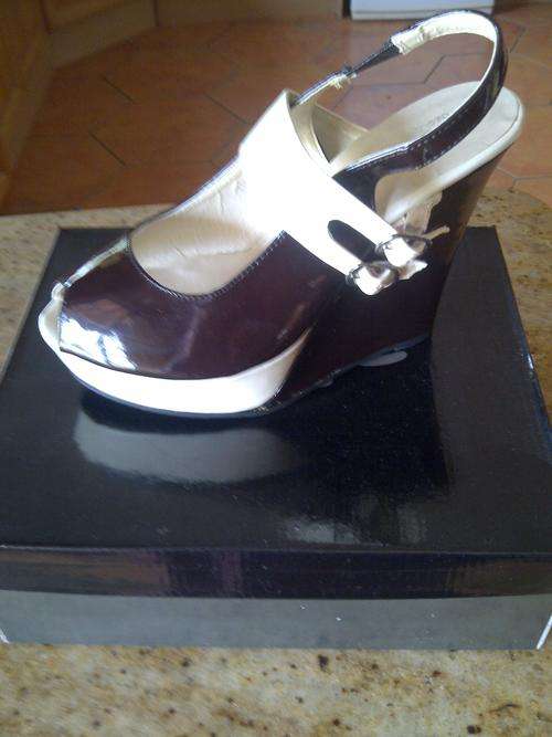 WEDGE SANDLES SIZE 5 (39)