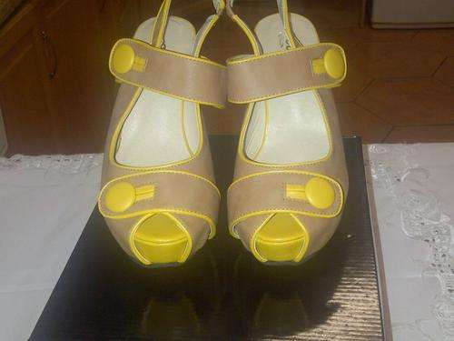 WEDGE SHOES SIZE 39