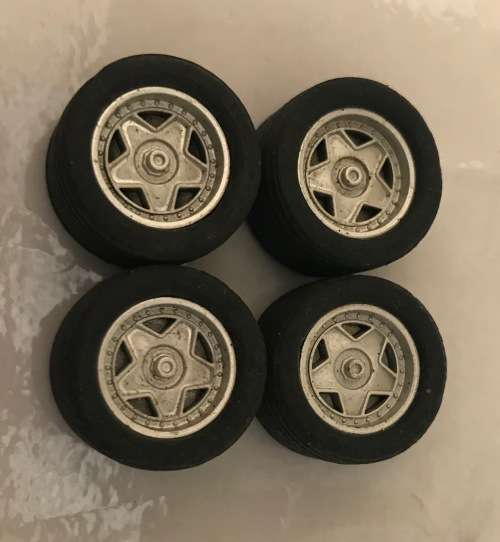 Scalextric Wheels with new tyres - lot 2