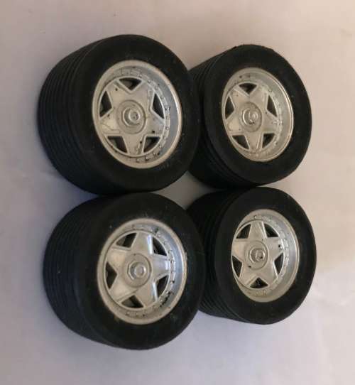 Scalextric Ferrari F40 and others - wheels and tyres lot 2