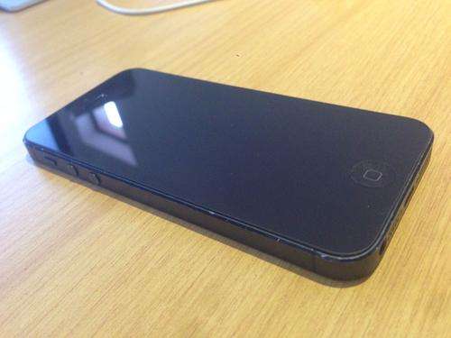 Stunning iPhone 5 16GB - Black - Good Condition - Free delivery!