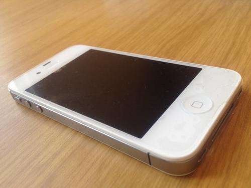 iPhone 4S 32GB - White - Needs Repair - Free delivery!