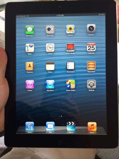 Stunning iPad 4 Cellular (4G) - 16GB  - Black - Good Condition - Free delivery!