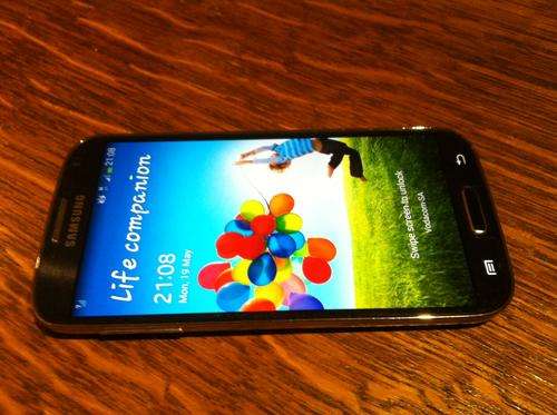 Samsung Galaxy S4 Black 32GB - Free Delivery!