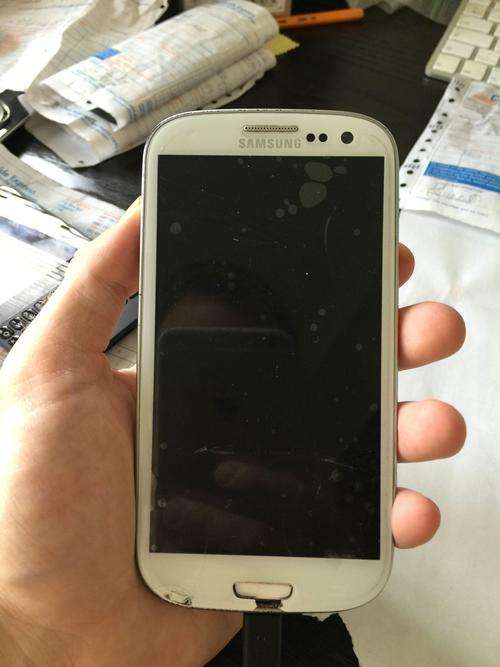 Samsung Galaxy S3 White  - Repair and profit - Free Delivery!