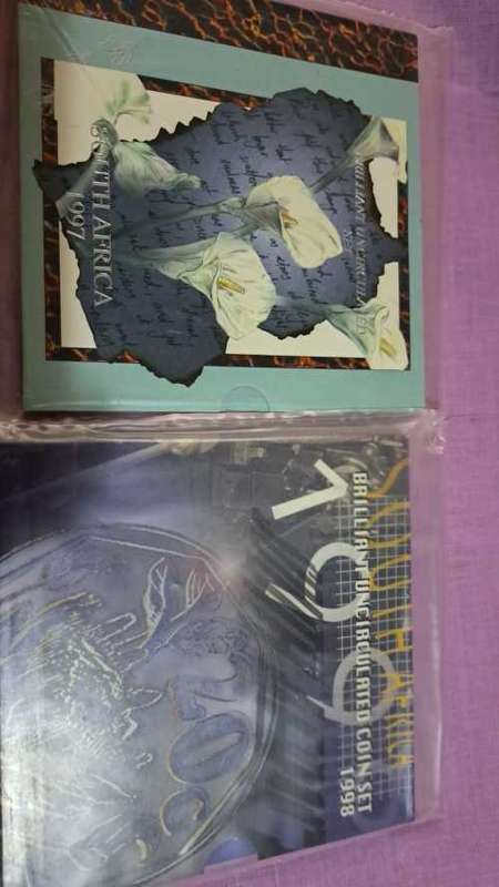 1997 AND 1998 BRILLIANT UNCIRCULATED SETS