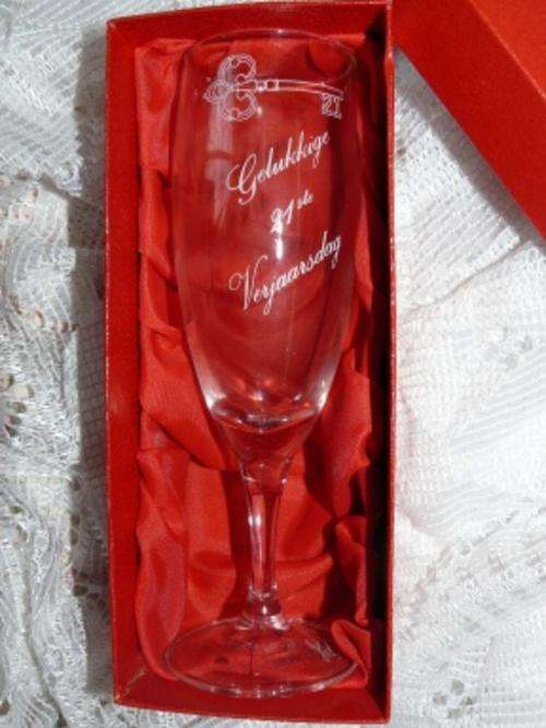 ***GELUKKIGE 21STE VERJAARSDAG SJAMPANJE GLAS - JUST YOURS***