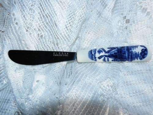 ***VINTAGE BEAUTIFUL ELESVA STAINLESS STEEL BUTTER KNIFE 160 MM DELFT PORCELAIN WINDMILL HANDLE!!**