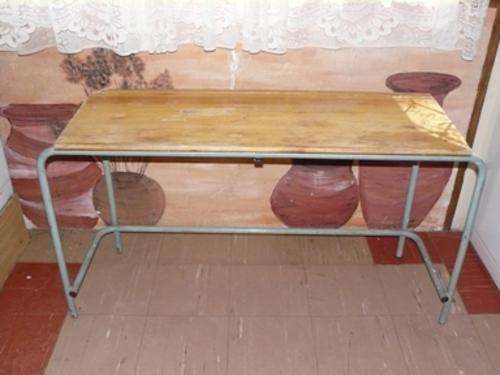 CRAZY CRAZY R1 N/R!!! OLD SOLID WOOD TOP? "SKOOL TAFEL/LESSENAAR/DESK?" !!