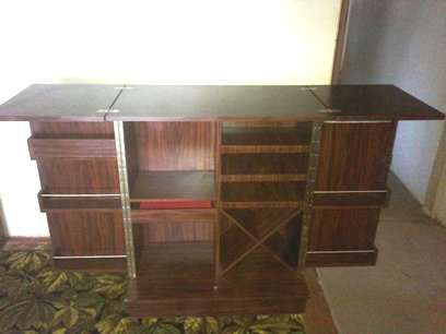 !!BEAUTIFUL FULLY PRACTICAL,MOVEABLE,SPACIOUS,HANDY ..... BAR! YIP... BAR!!! READ DESCRIPTION BELOW