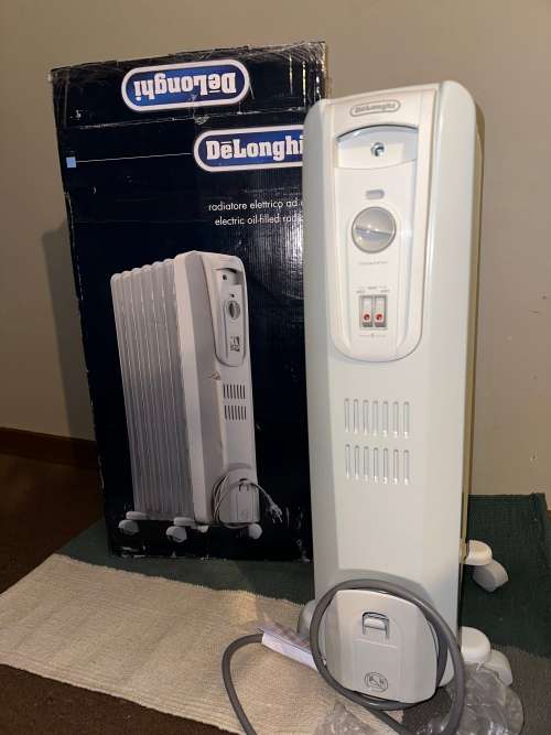 Delonghi - 7 Fin Oil Heater - Grey