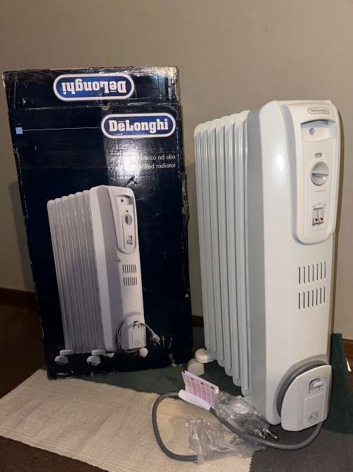 Delonghi - 7 Fin Oil Heater - Grey